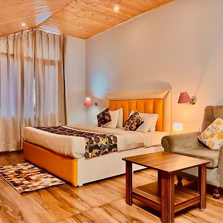 Hadimba Hill View By Hadimba Palace, Manali - Premium Room ! Family Hotel ! Parking ! Near Hadimba Temple エクステリア 写真