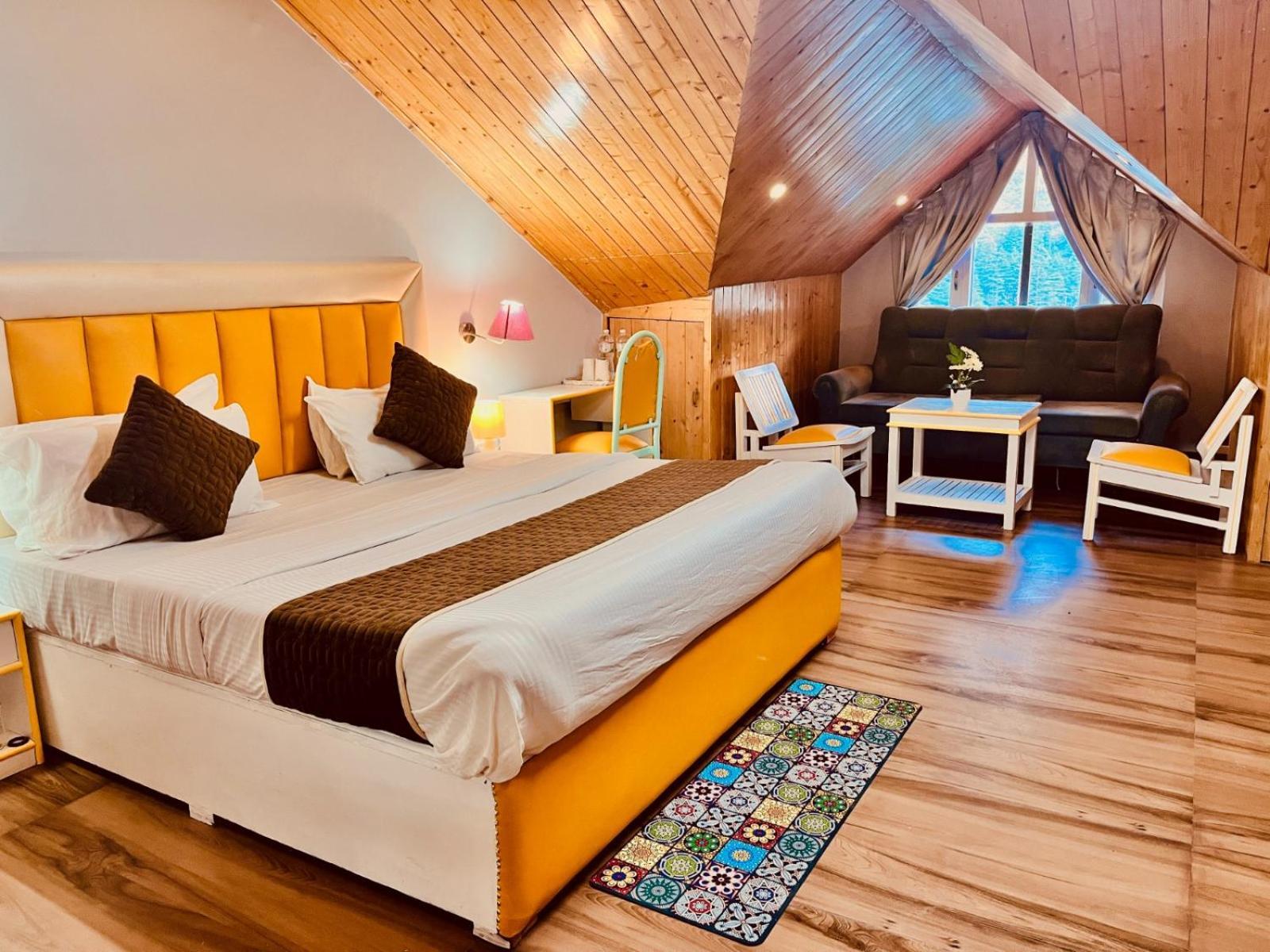 Hadimba Hill View By Hadimba Palace, Manali - Premium Room ! Family Hotel ! Parking ! Near Hadimba Temple エクステリア 写真