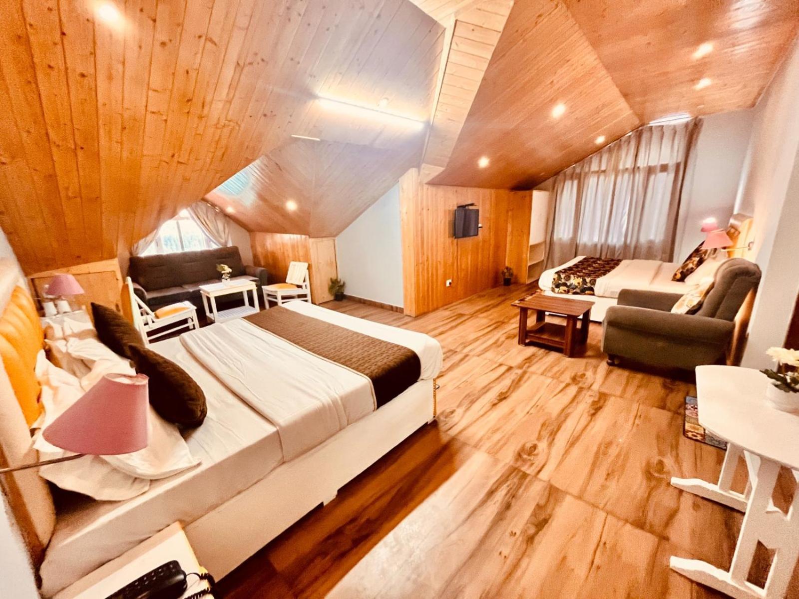 Hadimba Hill View By Hadimba Palace, Manali - Premium Room ! Family Hotel ! Parking ! Near Hadimba Temple エクステリア 写真