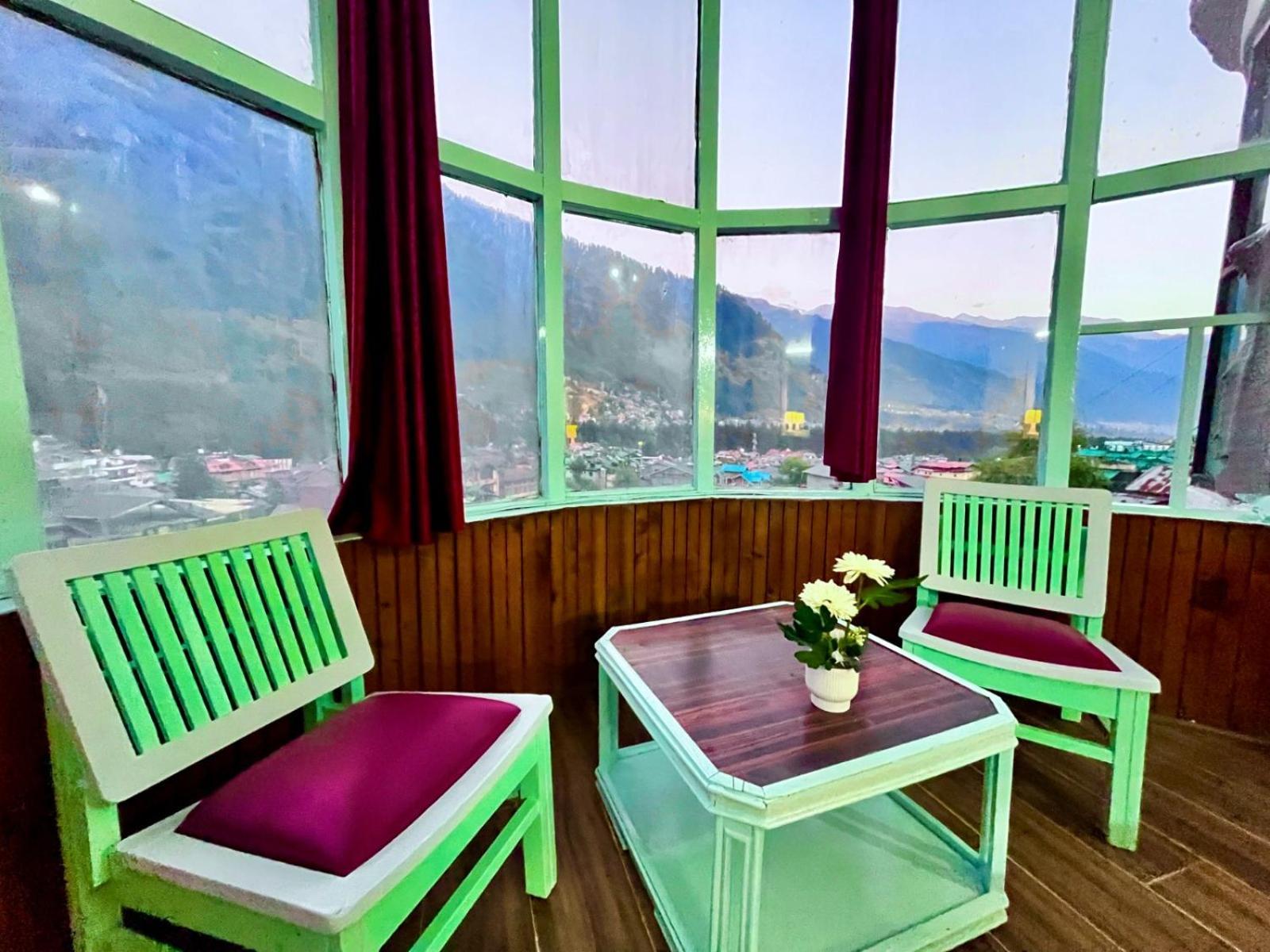 Hadimba Hill View By Hadimba Palace, Manali - Premium Room ! Family Hotel ! Parking ! Near Hadimba Temple エクステリア 写真