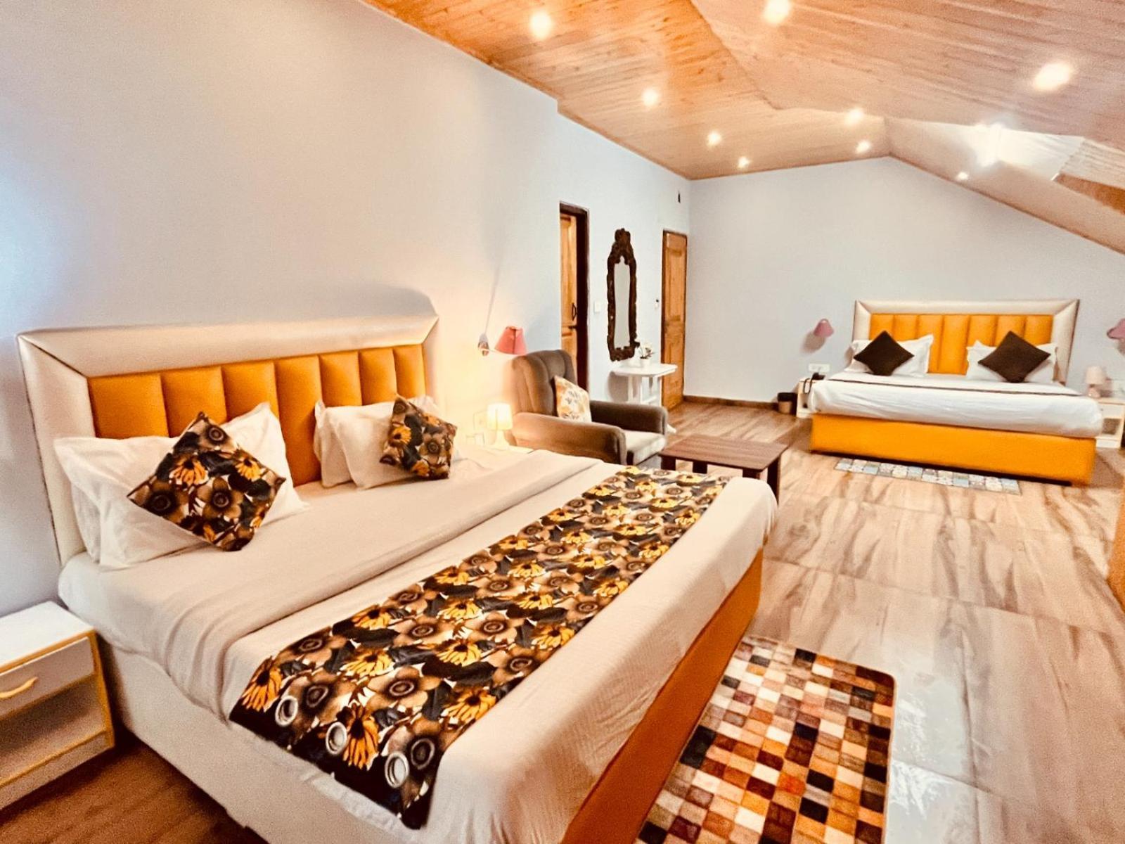 Hadimba Hill View By Hadimba Palace, Manali - Premium Room ! Family Hotel ! Parking ! Near Hadimba Temple エクステリア 写真