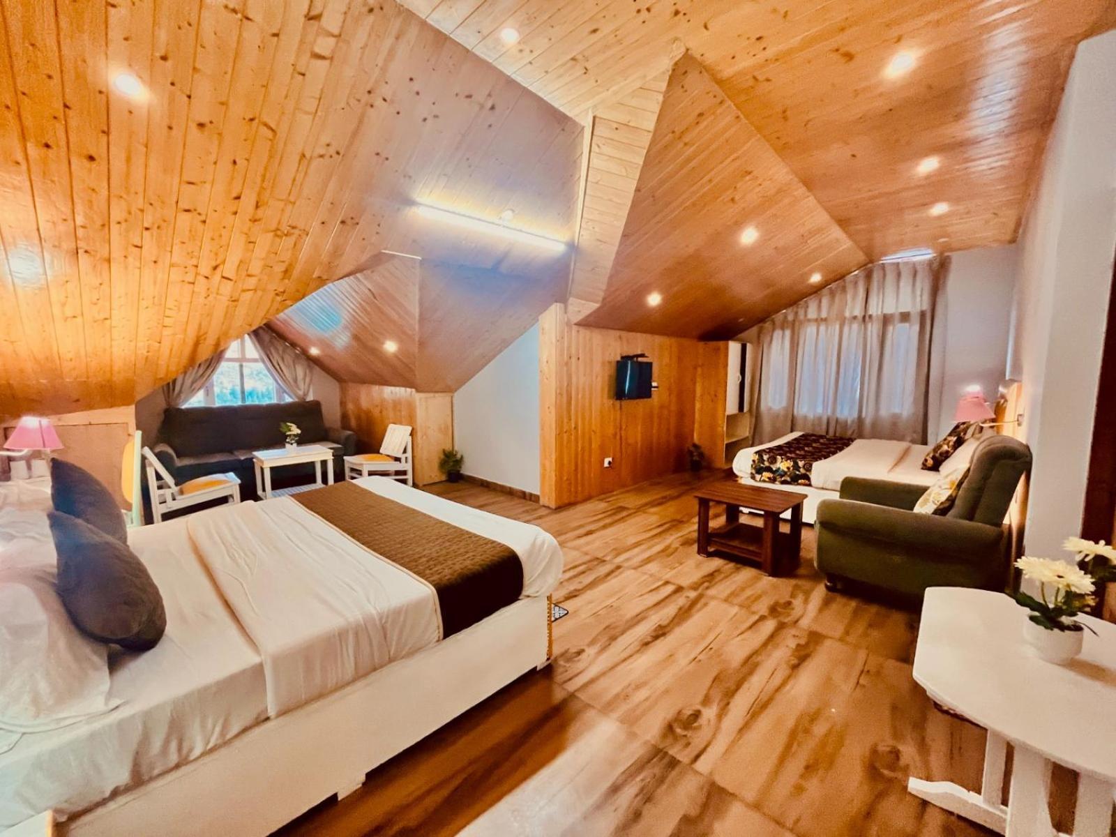 Hadimba Hill View By Hadimba Palace, Manali - Premium Room ! Family Hotel ! Parking ! Near Hadimba Temple エクステリア 写真