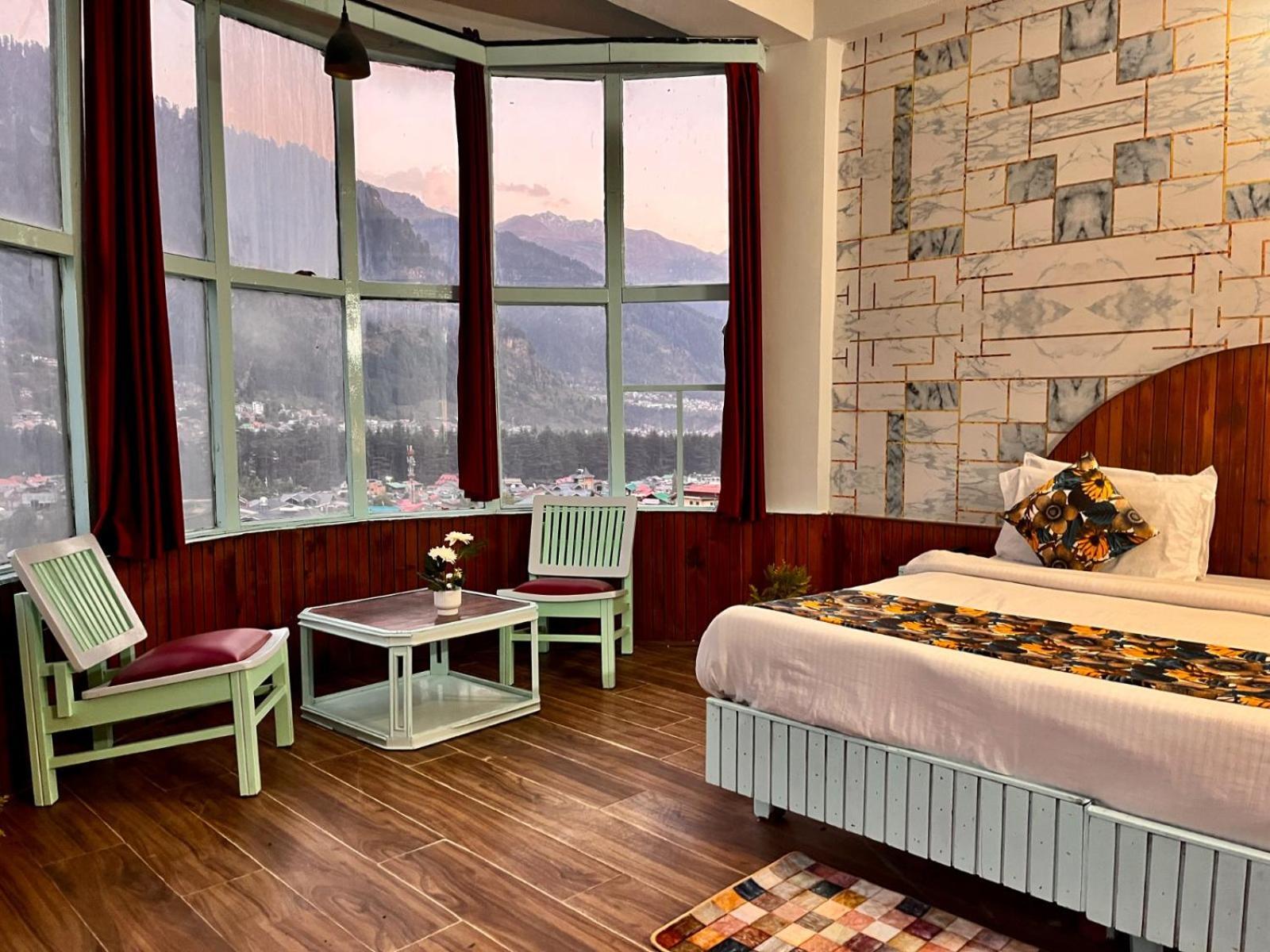 Hadimba Hill View By Hadimba Palace, Manali - Premium Room ! Family Hotel ! Parking ! Near Hadimba Temple エクステリア 写真