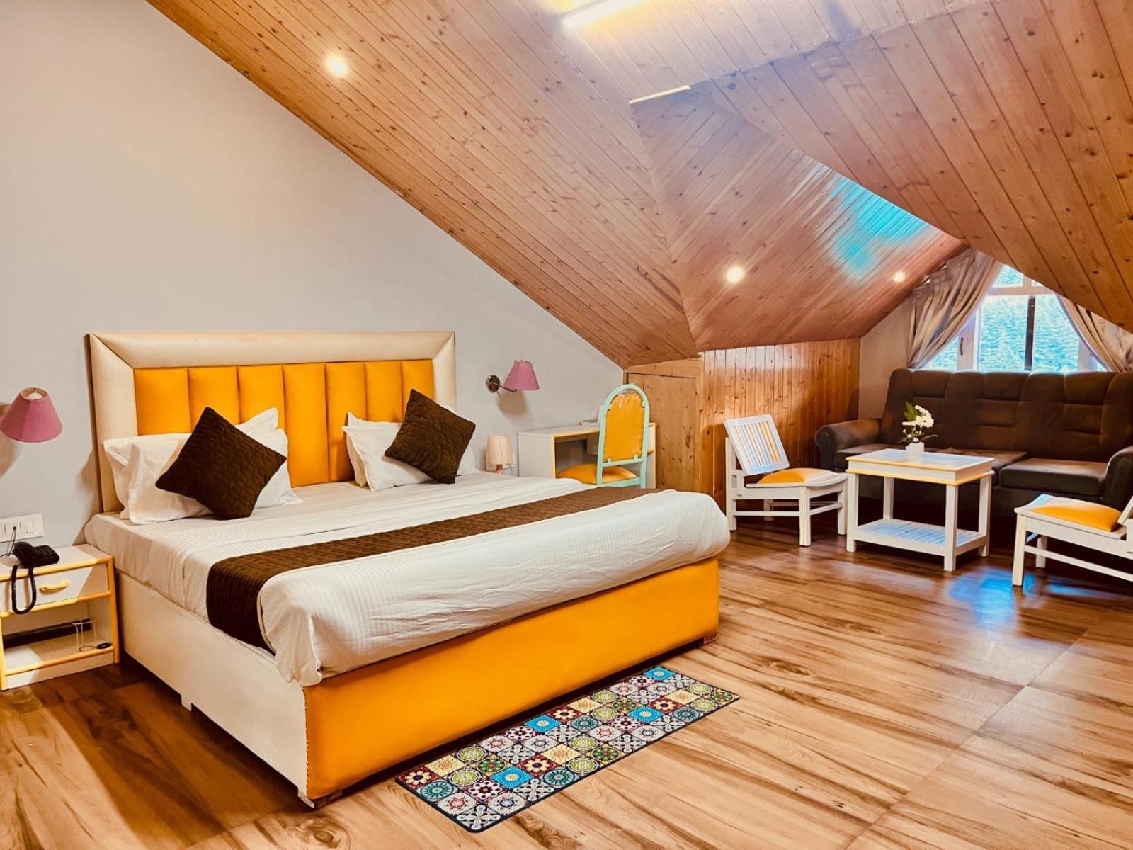 Hadimba Hill View By Hadimba Palace, Manali - Premium Room ! Family Hotel ! Parking ! Near Hadimba Temple エクステリア 写真