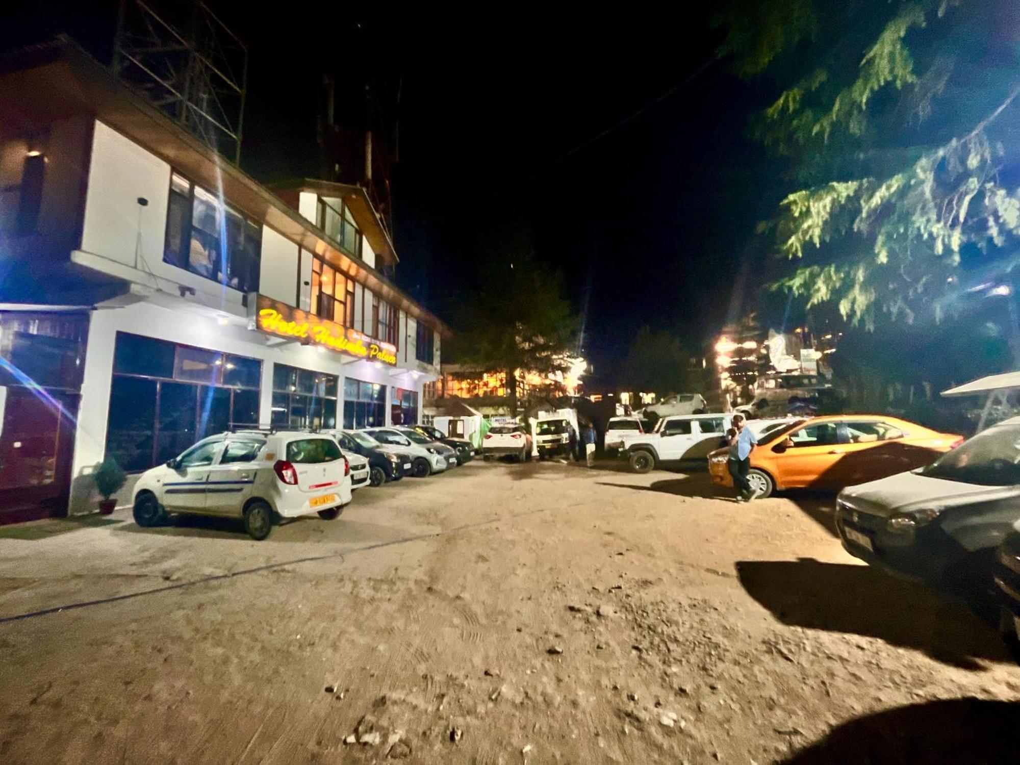 Hadimba Hill View By Hadimba Palace, Manali - Premium Room ! Family Hotel ! Parking ! Near Hadimba Temple エクステリア 写真